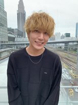 オスマン 御茶ノ水神保町店(Osmann)&nbsp;フェザーパーマグレーブルーカラー刈り上げショートバング