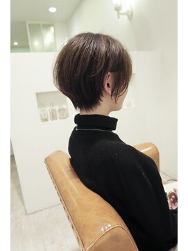 メモリーズ 水天宮前店(Memories) 小顔マッシュショートボブひし形シルエット白髪ぼかしブルージュ