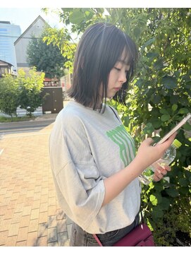 ネン(nen) 外ハネボブ×カーキブラウン