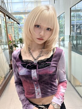 エンネ 新宿(enne) ミディアムレイヤー×抜きっぱなしブロンド