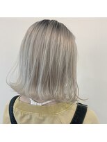オーストヘアーモニカ 梅田茶屋町2号店(Aust hair Monica)&nbsp;☆ホワイトベージュ☆