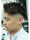 七三オールバックかき上げヘアツーブロックツイストパーマメンズ