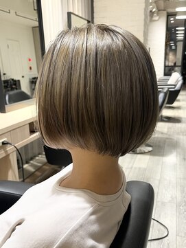 アーロン(aaron) 『サロンワーク』ハイトーン×ミニボブ