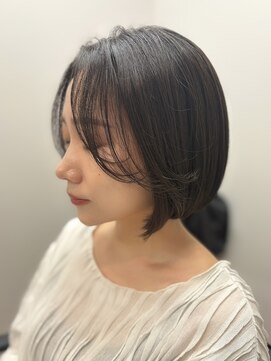 エレノア 藤沢(Eleanor) 前下がりボブ