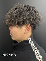 アンドメゾンオム(&Maison. homme) センターパート/ニュアンスパーマ/毛流れパーマ/波巻きパーマ