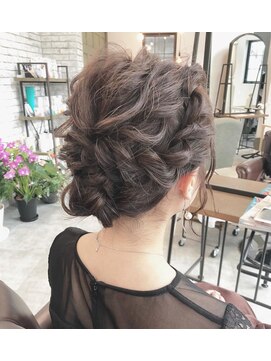 ブランココ(BlanCoCo) 大人可愛いルーズなヘアアレンジ