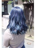 黒髪暗髪無造作ウェーブロング20代30代40代ハイトーン×ブルー