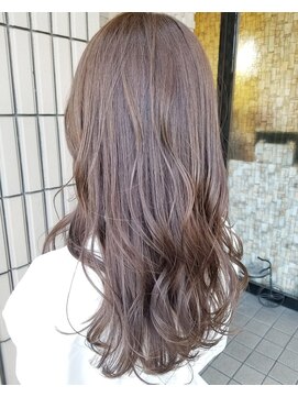 ラジオ本店(Radio) シークレットハイライトのグレージュ