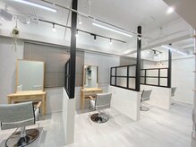 喜んでいただけたという『結果』にこだわり、半個室型の美容室としてオープンしました。