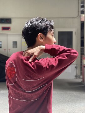 メリケンバーバーショップ フクオカ(MERICAN BARBERSHOP FUK) 波巻き束感ショートツーブロックマッシュアップバングコンマヘア