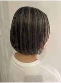 ぺたんと見えやすいボブには立体感ハイライトを!