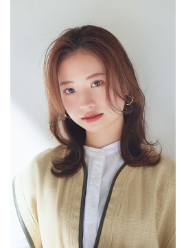 クロード モネ 新宿店(Claude MONET) フェイスレイヤー/センターパート/AVEDA【新宿/新宿駅】