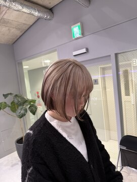 ヴァイス 新宿店(VAICE) ベージュルーツ