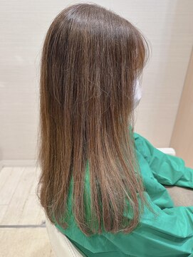 コーエン(cowen) 美髪フェミニンロング似合わせグレージュ短め前髪メッシュ30代