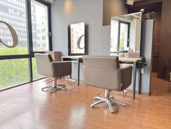 ヘアケアカルネ(HAIR CARE CARUNE)の写真/[仙台駅徒歩3分]ベテランスタイリストがマンツーマン対応◎街の喧騒を忘れ、心地良いアロマでリラックス♪
