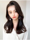 夏に映えるナチュラルブラウンヘアスタイル