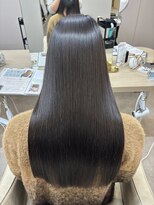 エルレ(Elure)&nbsp;酸性ストレートで湿気に負けないツヤ髪へ！