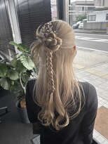 エミタス 柳通り(Emitas.)&nbsp;和歌山市で結婚式ヘアアレンジならカチモリハーフアップ♪