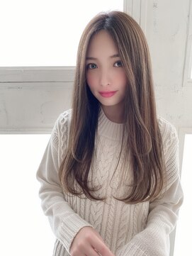 ソワリー 栄(THOiRY) 小顔カットが得意なスタイリストby坂元