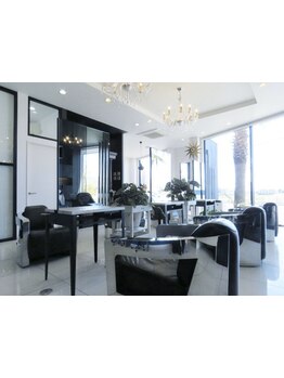 上質なホテルのラウンジのような贅沢空間♪最高品質の施術×ゆったりサロンタイムをご提供します…＊