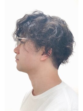 黄ぐまくん美容室 メンズ　ランダムパーマ