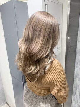 グラッジ 池袋(GLADGE) ブリーチカラー、ミルクティー、ダブルカラー