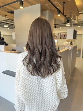 ライリー(riley) ラテベージュ×レイヤーカット【透明感カラー/岡崎】