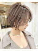 センターパート×ショートカット