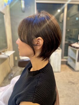 アトリエ エス atelier es HAIRDESIGN シースルーバング/美シルエット/横顔美人/ハンサムショート
