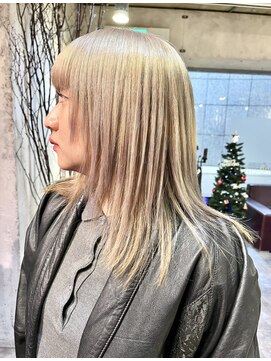 スノッブエンバンプ(snob enVAmp) ハイトーンロングレイヤースタイル