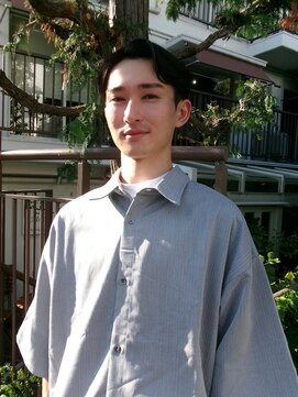 ヒントステーション フォーメンズ(HINTSTATION for Men's) 〈浅草 半個室〉 刈り上げセンターパート