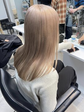 リムレスバイサンク 万代 新潟駅(LIMLESS by cinq) ミルクティーベージュカラー顔まわりレイヤー韓国ブリーチカラー