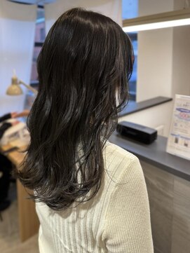 ニーイチイチ(211) オリーブグレージュ/シアーカラー