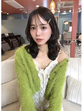 リコバイアフロート(riko by afloat) ミディアムレイヤー/顔まわりカット/オリーブグレージュ