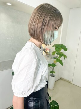 ジェム(GEM) 切りっぱなしボブ/ミルクティーベージュ◎