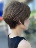 20代30代40代抜け感ショートレイヤーミルクティベージュ