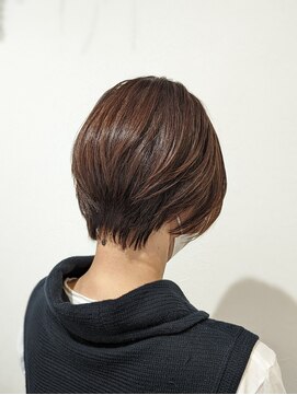 ウミト(Umito) 大人のショート　タイトでかっこ良い雰囲気に