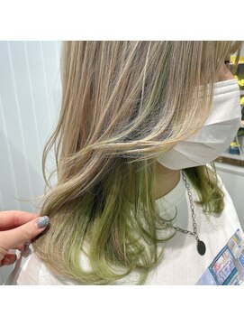 テクライズ 豊橋店(TECHRISE) ☆ホワイトベージュ×黄緑インナーカラー、レイヤーカット☆