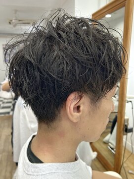 ヘッズ 本八幡店(HEADS) MEN'S HAIR  センターパート　ツイストスパイラル　コンマヘア