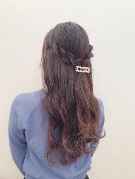 アッシュ 八王子みなみ野店(Ash) ハーフアップアレンジ