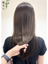 コス(KoS)&nbsp;グレージュ/アッシュ/寒色/透明感カラー/艶髪/20代30代40代