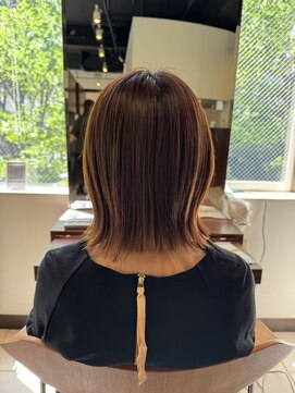 アサンブラージュ(assemblage) 外ハネのレイヤースタイル