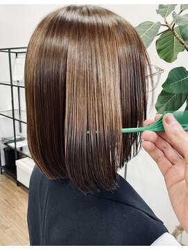 デコル(DecoL.) 艶髪　髪質改善ストレート［DecoL.伊東］