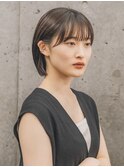 外ハネボブ　くびれヘア　切りっぱなし　小顔　オリーブグレー