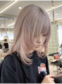 明るめホワイトミルクティーベージュ韓国ミディアムレイヤー原宿