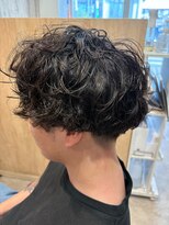 エヌアンドエー せんげん台店(N&A)&nbsp;立体感のある無造作カールで魅せるメンズミディアム