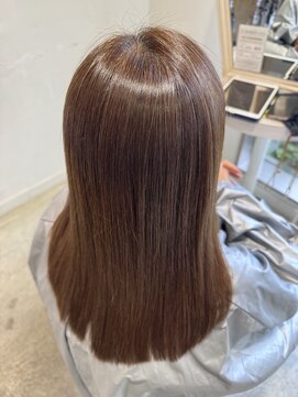 マカロンコワフュールドウシワカマル(macaron coiffure de ushiwakamaru) 「髪にドラマを」ストレートパーマ