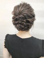 キューズ クラブ(cuz KLUB)&nbsp;【cuzKLUB】ねじり上げパーティーアレンジ