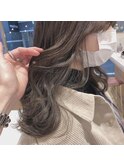 オリーブベージュ