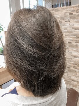 ビースリー ロア 大人女子×ミディアムレイヤースタイル 2021/8/14[横浜/横浜駅]